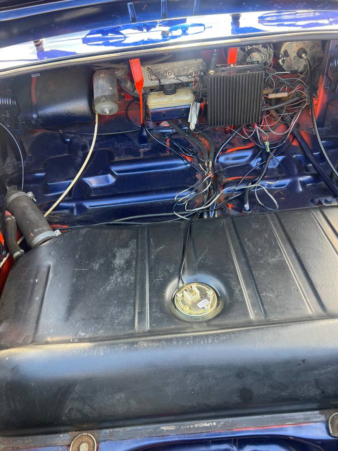 Volkswagen-karmann-ghia-1974-blue-20