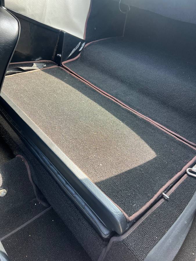 Volkswagen-karmann-ghia-1974-blue-5