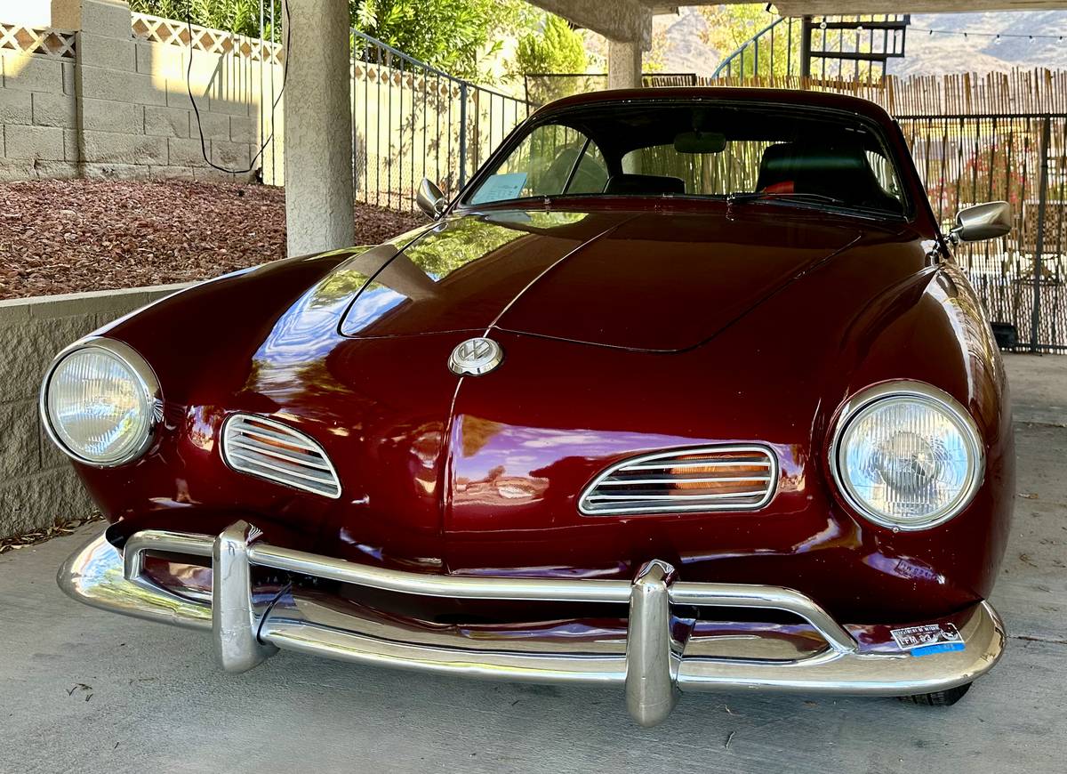 Volkswagen-karmenn-ghia-1968-red