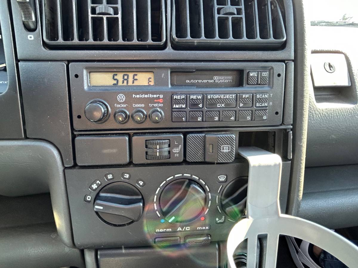 Volkswagen-passat-1991-13