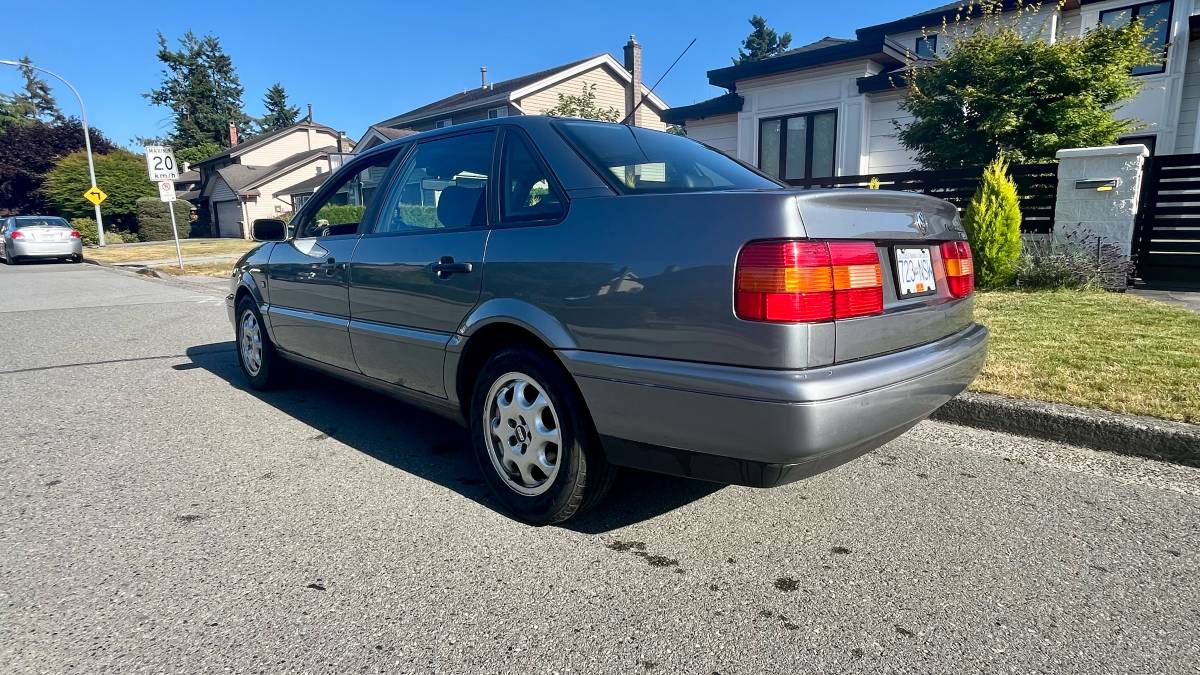Volkswagen-passat-1995-grey-13