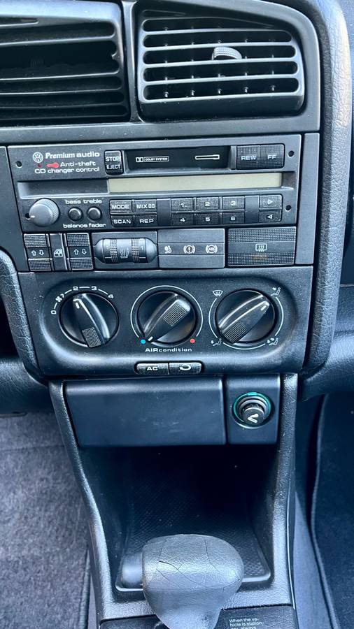 Volkswagen-passat-1995-grey-15