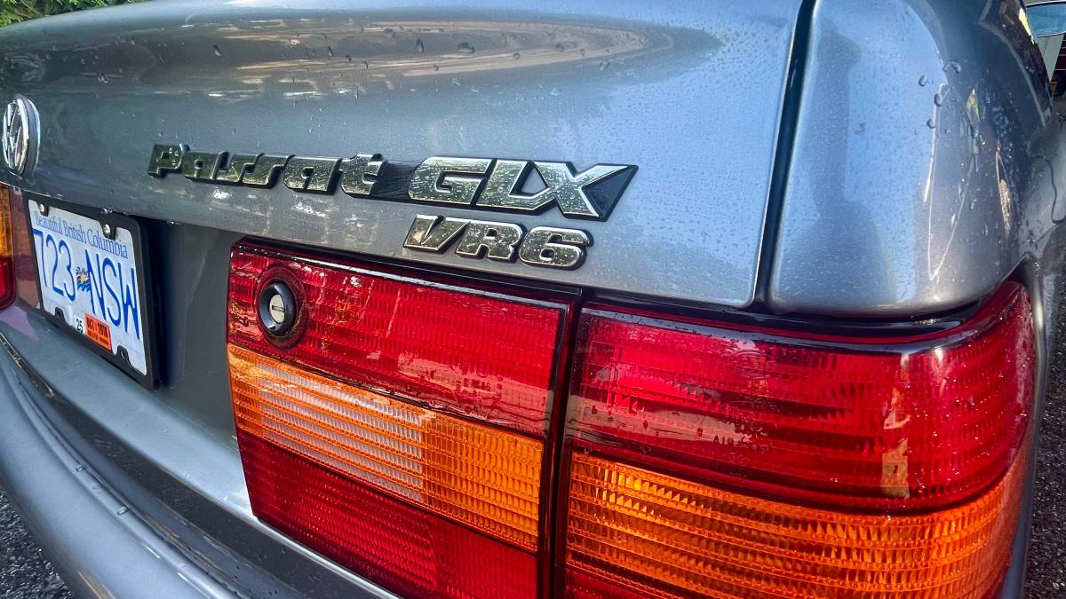 Volkswagen-passat-1995-grey-4