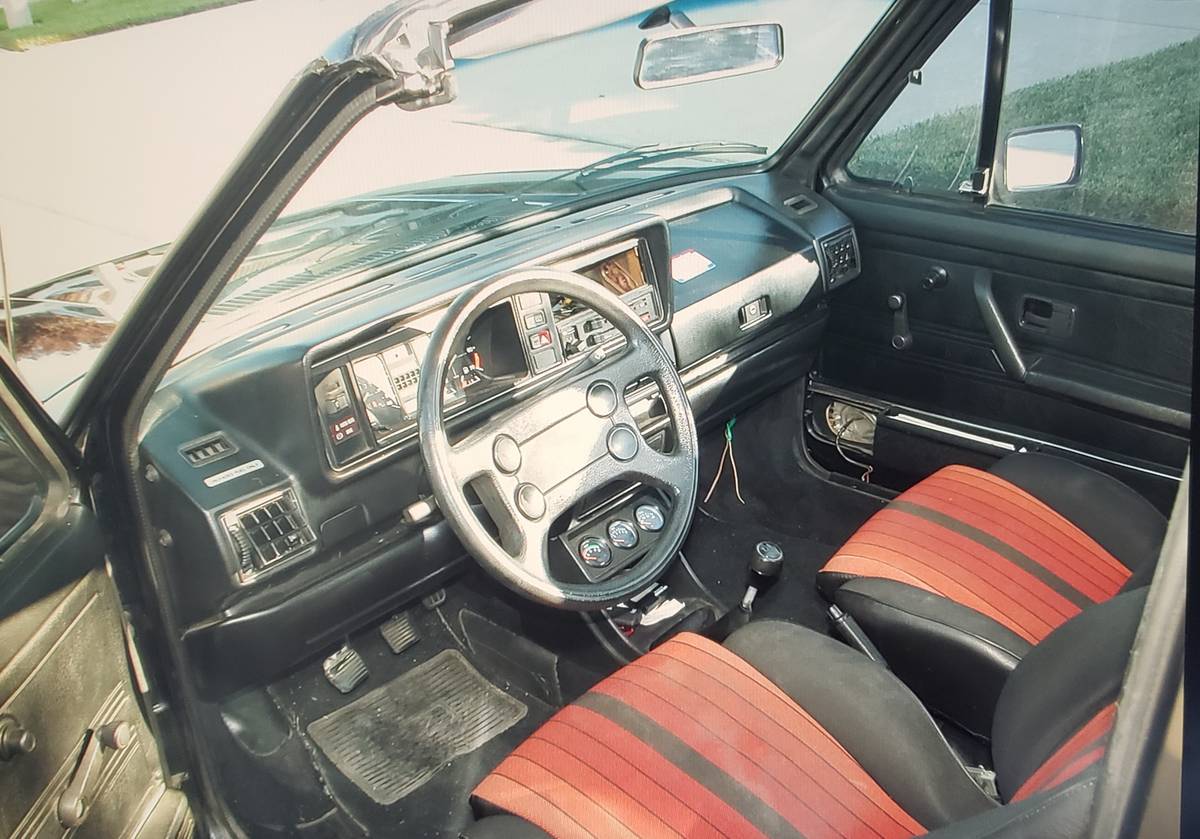 Volkswagen-rabbit-convertible-1982-black-5