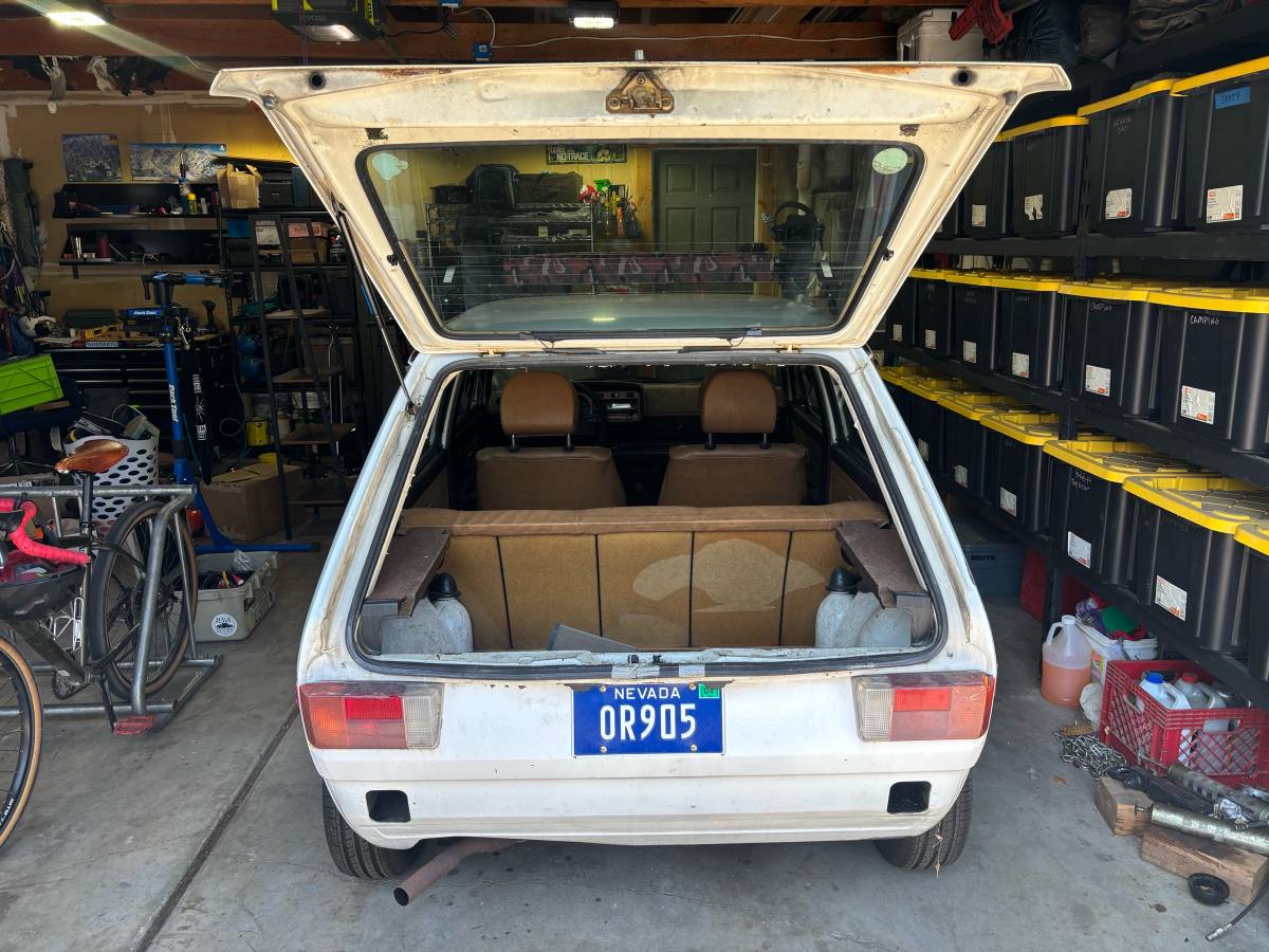 Volkswagen-rabbit-diesel-1979-white-2