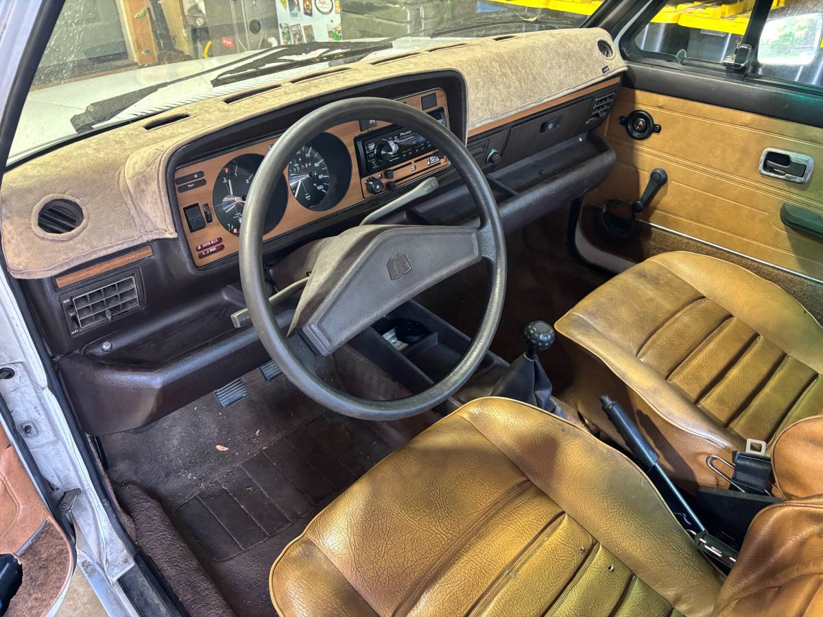 Volkswagen-rabbit-diesel-1979-white-4