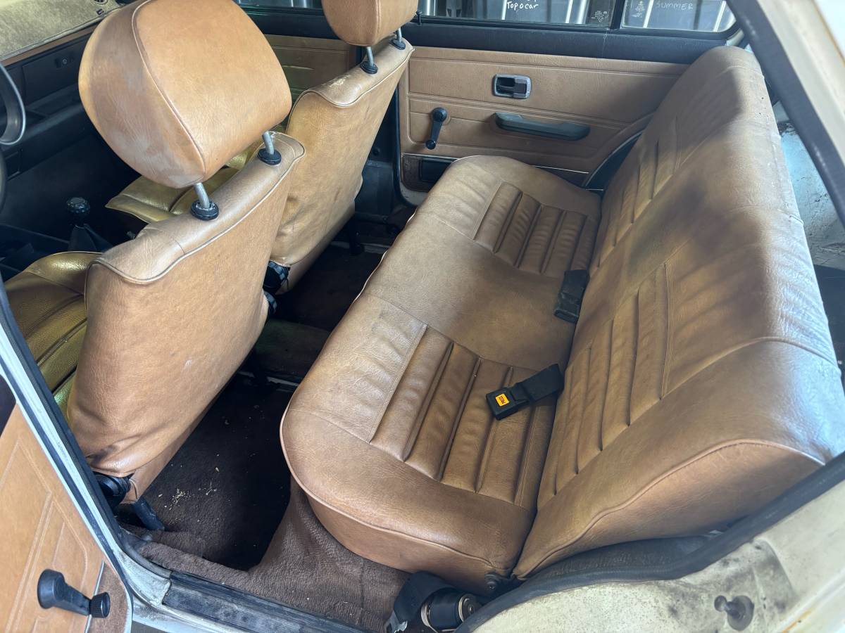 Volkswagen-rabbit-diesel-1979-white-5