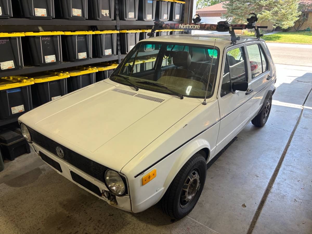Volkswagen-rabbit-diesel-1979-white