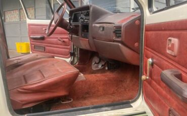 Volkswagen-rabbit-pickup-diesel-1981-white-1