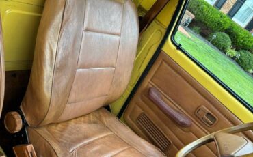 Volkswagen-rabbit-pickup-diesel-1981-yellow-11