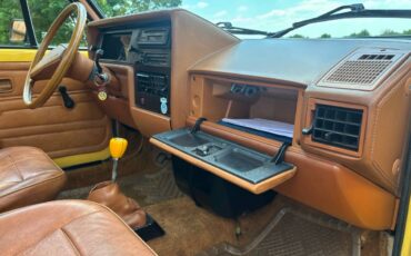 Volkswagen-rabbit-pickup-diesel-1981-yellow-12