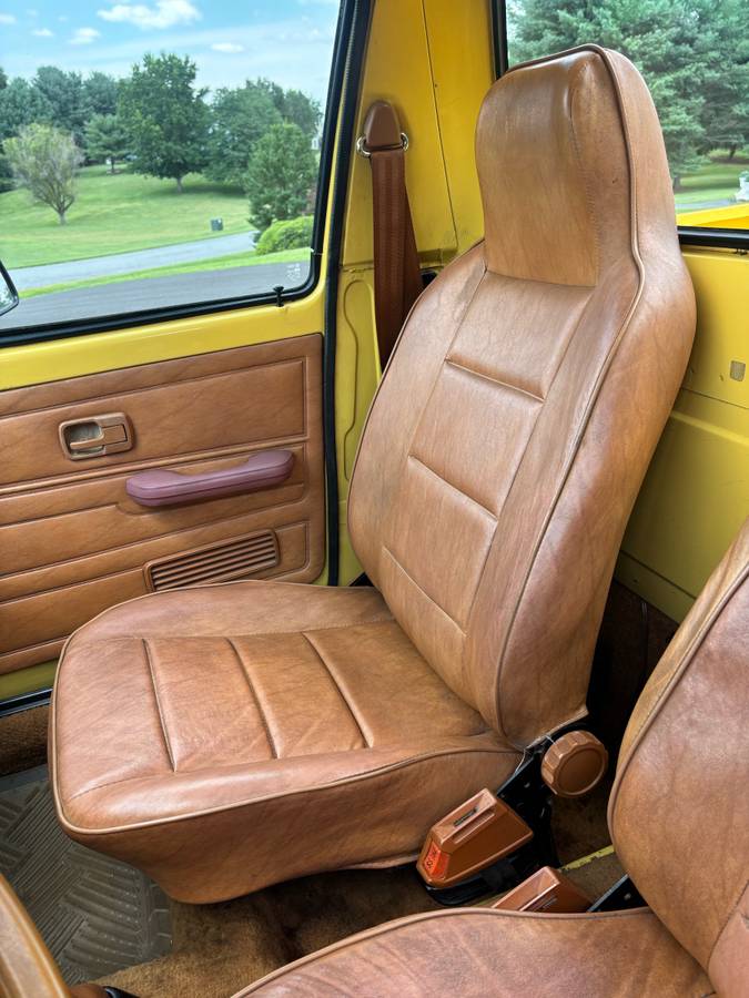 Volkswagen-rabbit-pickup-diesel-1981-yellow-14