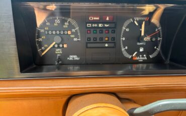 Volkswagen-rabbit-pickup-diesel-1981-yellow-18