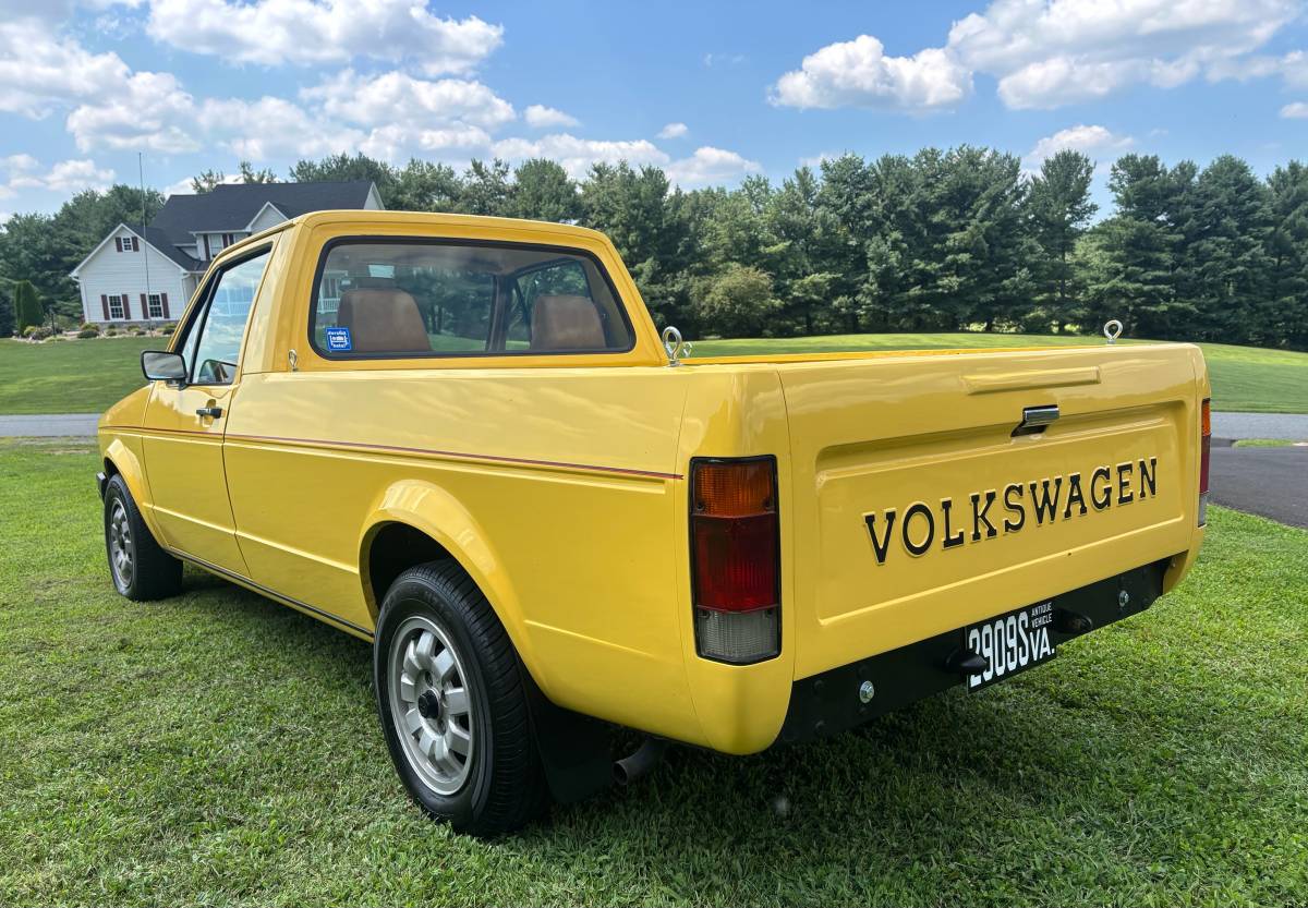 Volkswagen-rabbit-pickup-diesel-1981-yellow-2