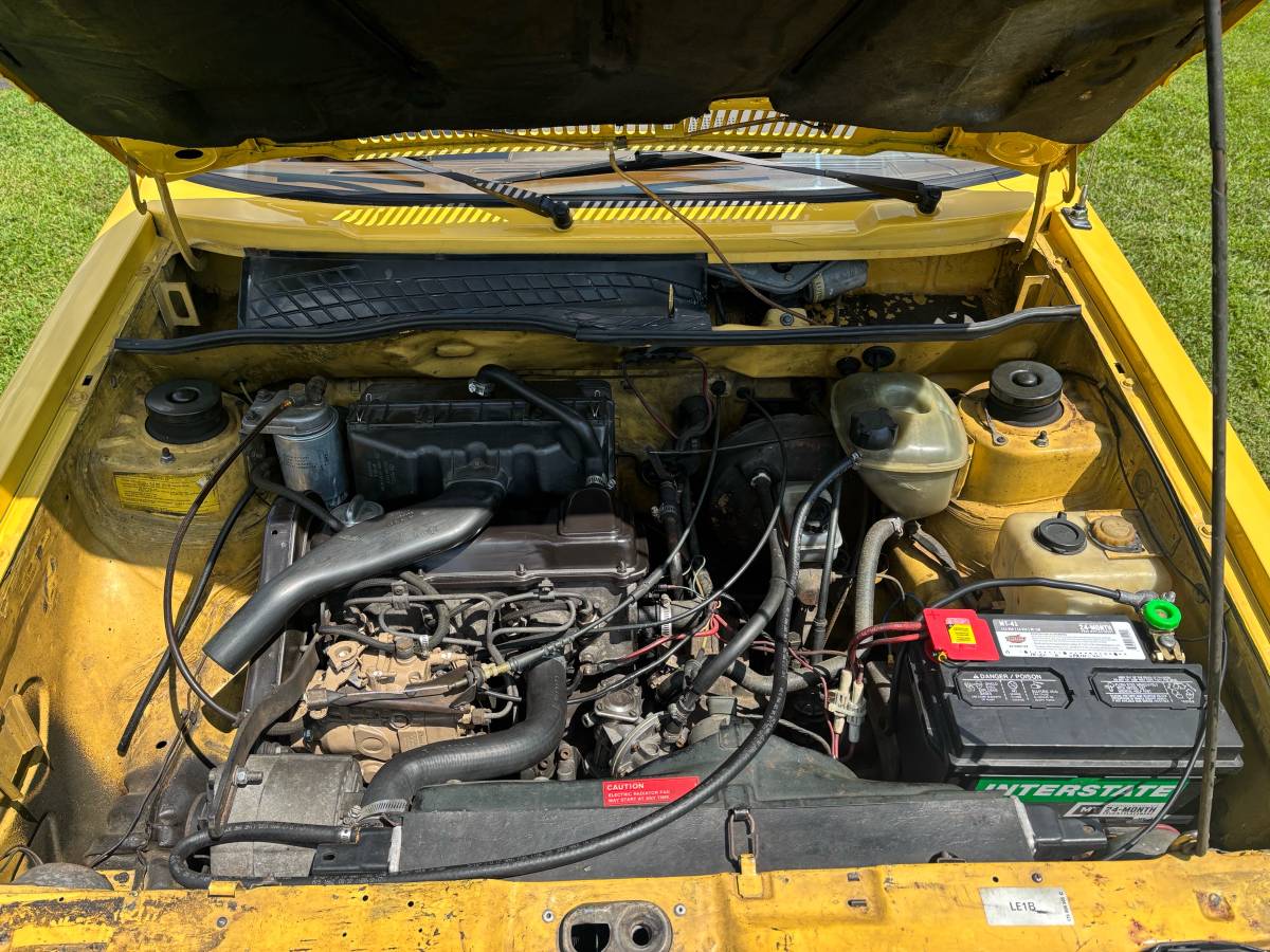 Volkswagen-rabbit-pickup-diesel-1981-yellow-20