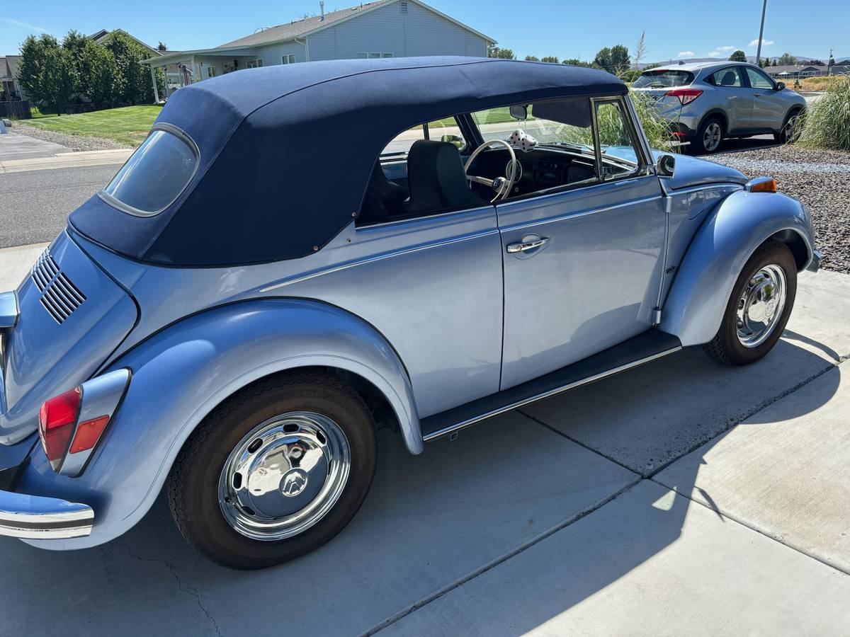 Volkswagen-super-beetle-1971-10