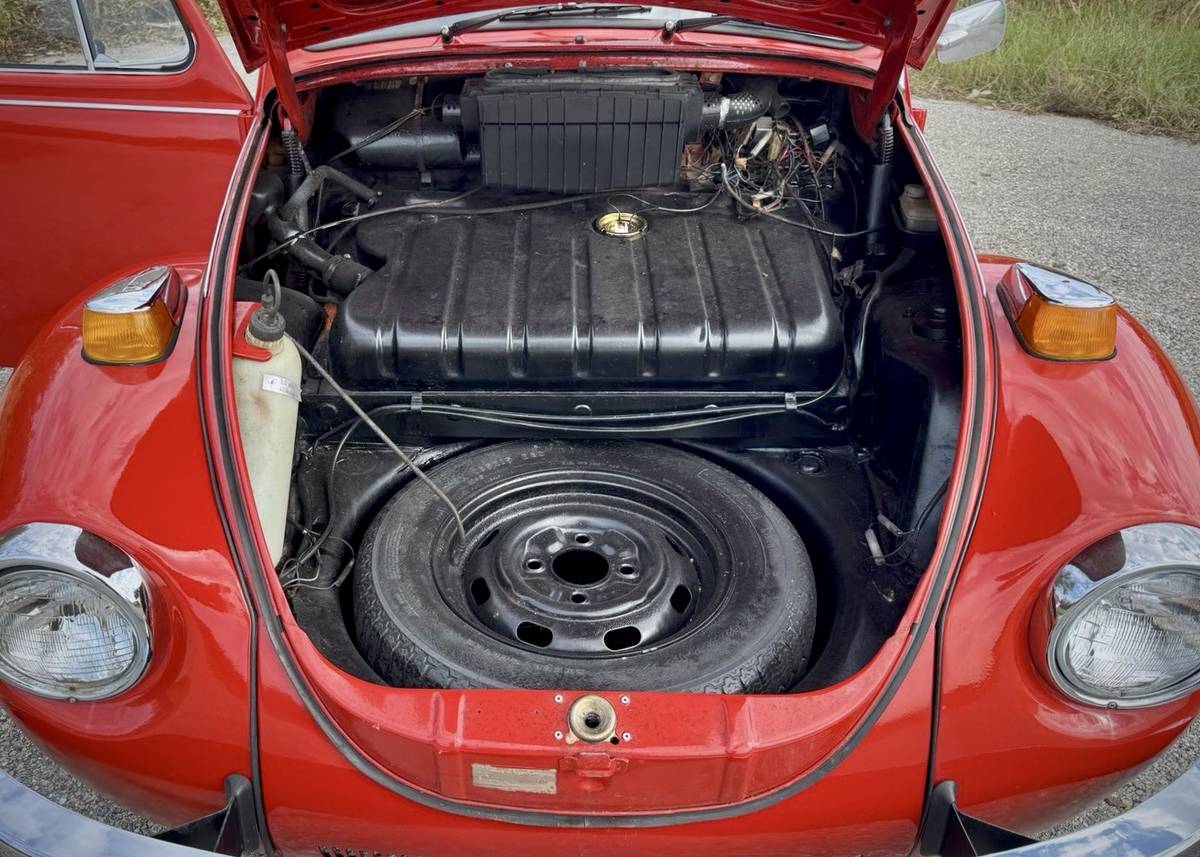 Volkswagen-super-beetle-1972-2