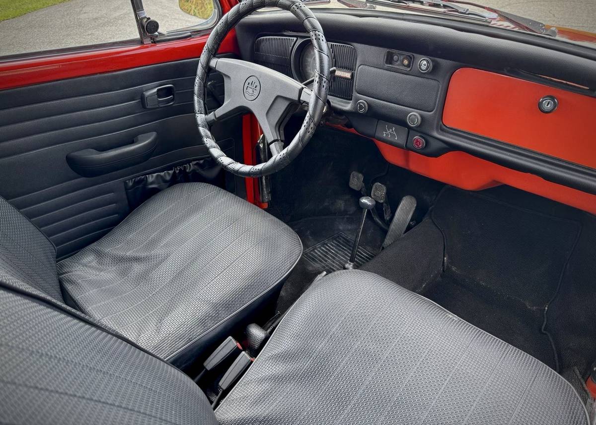 Volkswagen-super-beetle-1972-6