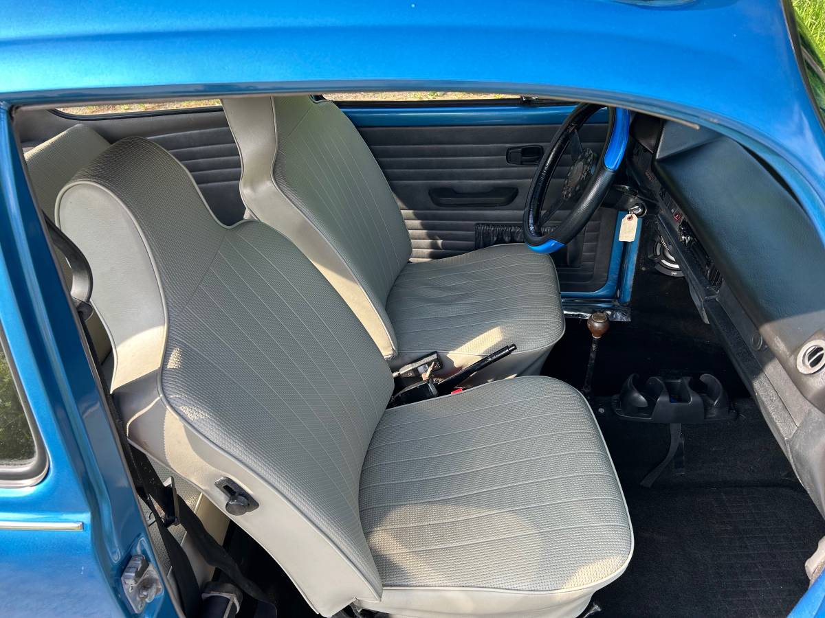 Volkswagen-super-beetle-1973-blue-1