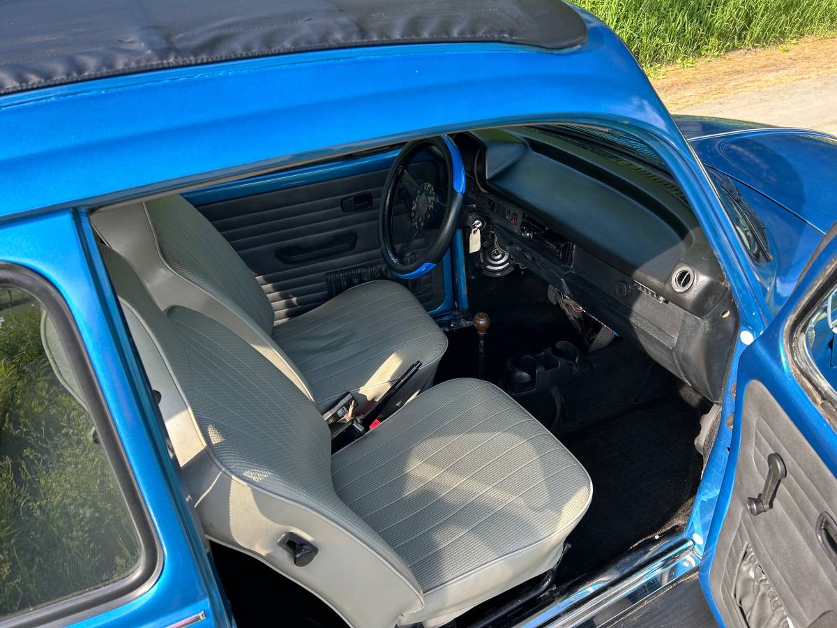 Volkswagen-super-beetle-1973-blue-15