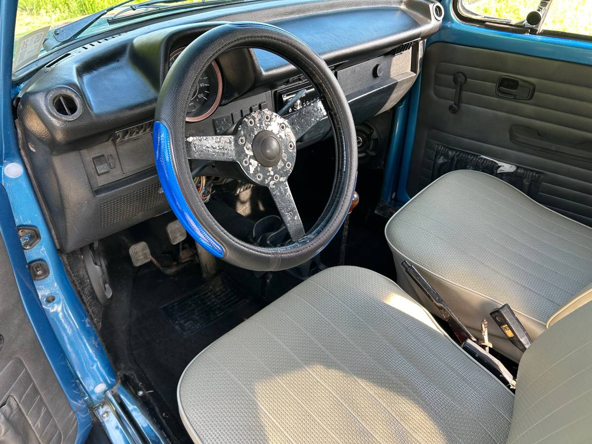 Volkswagen-super-beetle-1973-blue-7