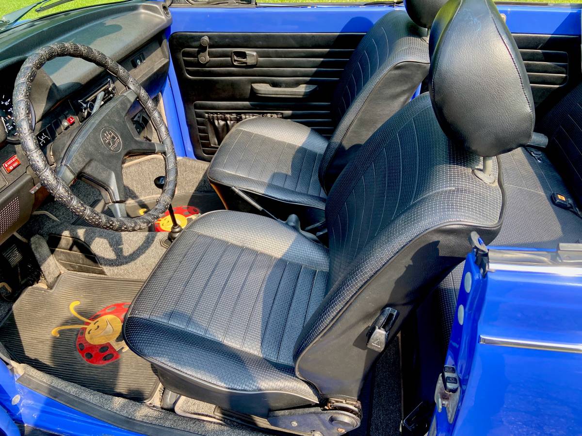 Volkswagen-super-beetle-1977-blue-16