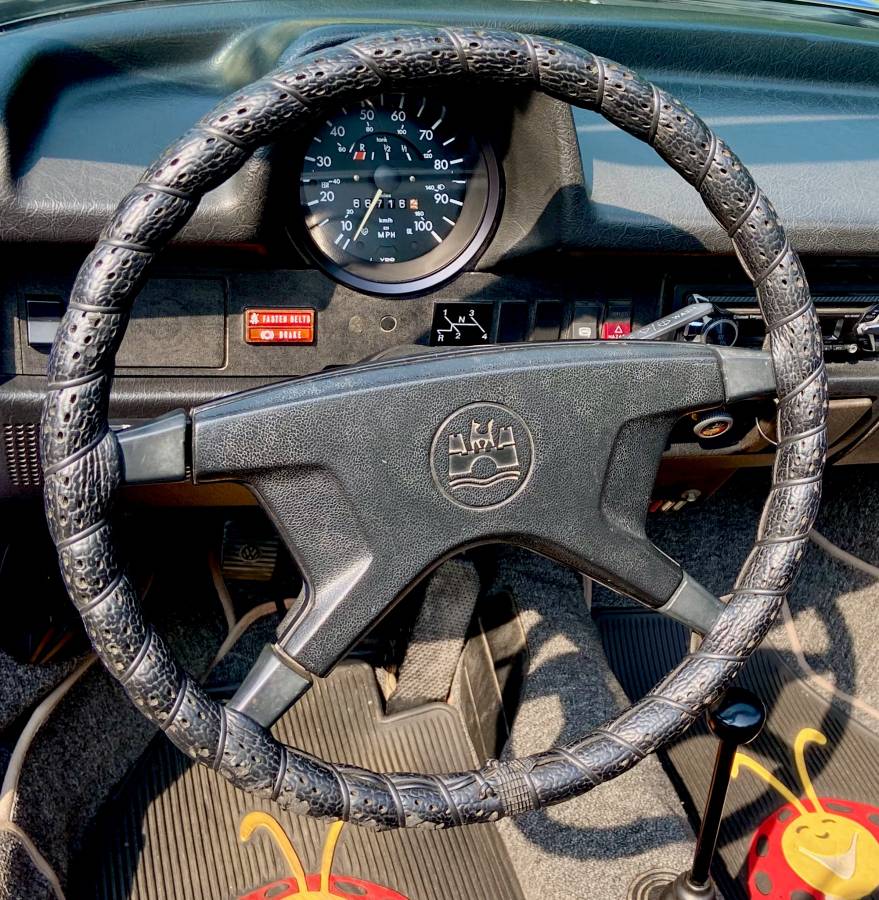 Volkswagen-super-beetle-1977-blue-18