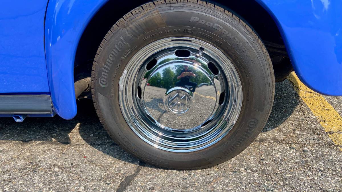 Volkswagen-super-beetle-1977-blue-2