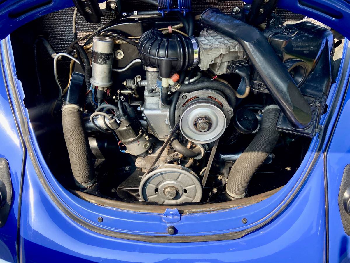 Volkswagen-super-beetle-1977-blue-22