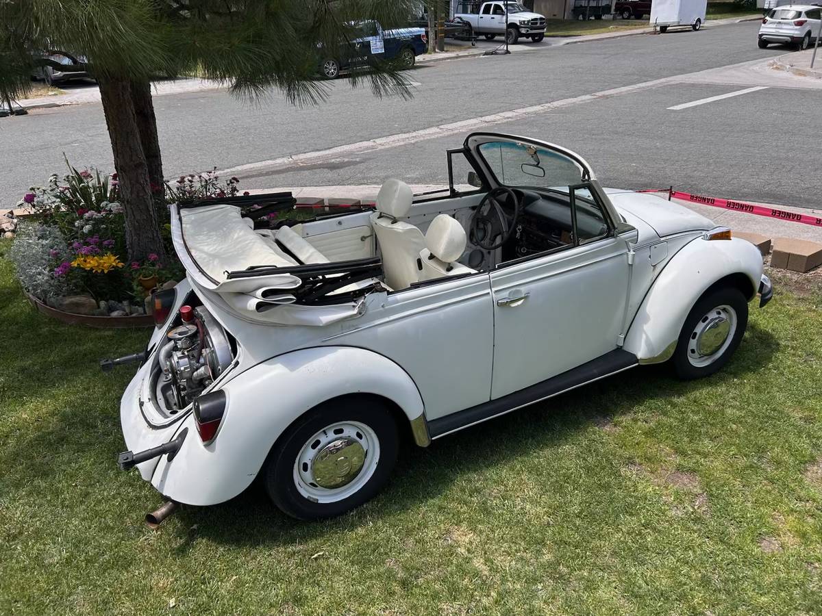 Volkswagen-super-beetle-1977-white