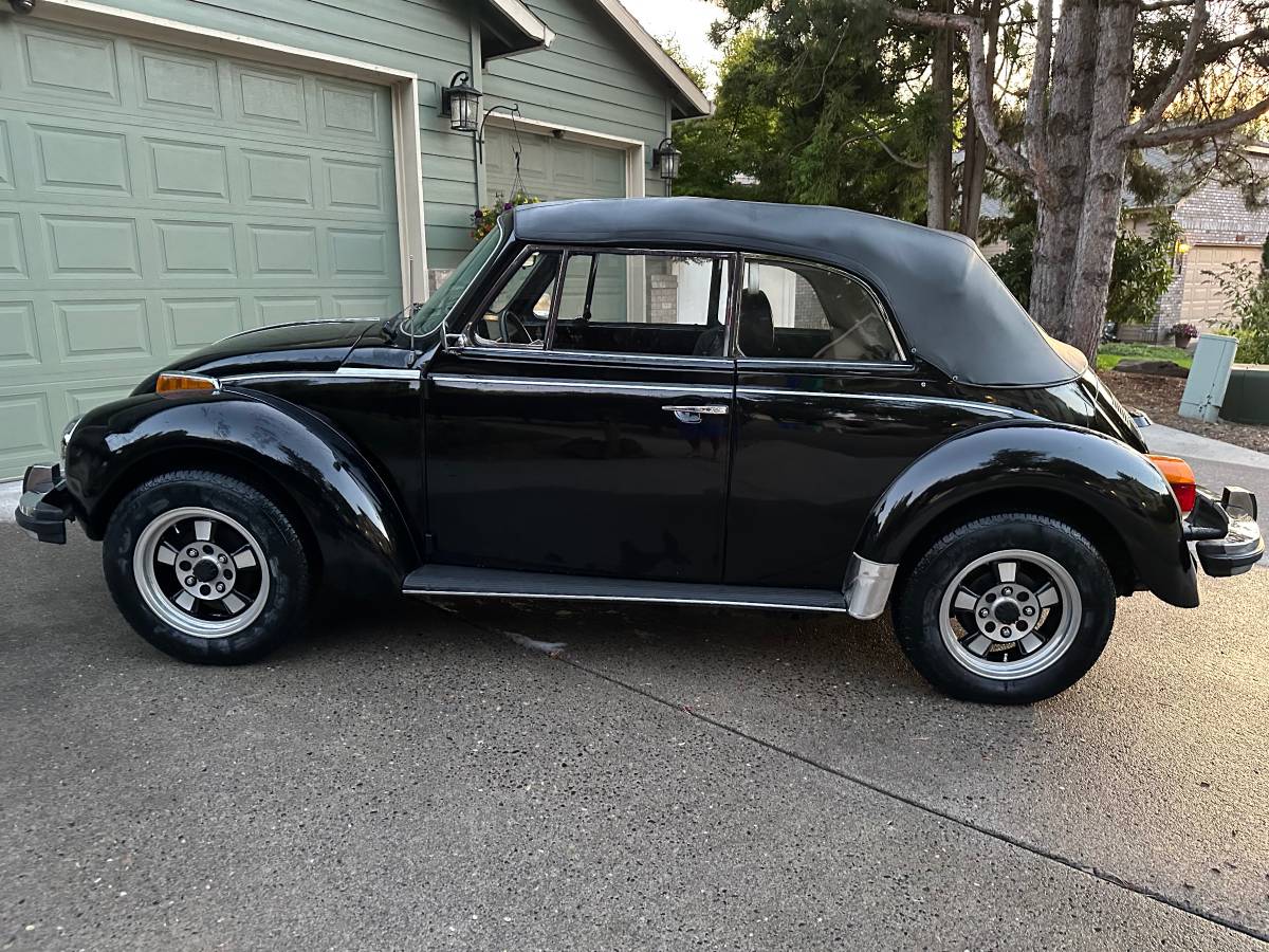 Volkswagen-super-beetle-convertible-1979-black-1