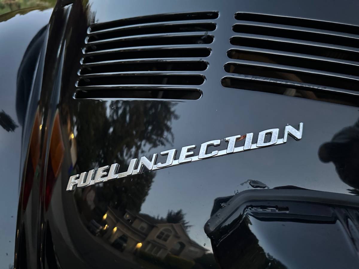 Volkswagen-super-beetle-convertible-1979-black-19