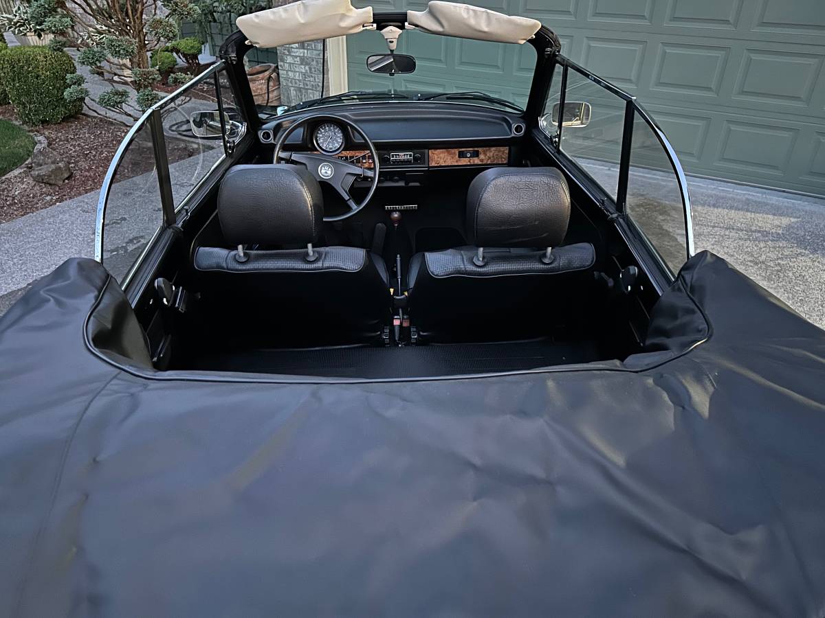 Volkswagen-super-beetle-convertible-1979-black-22