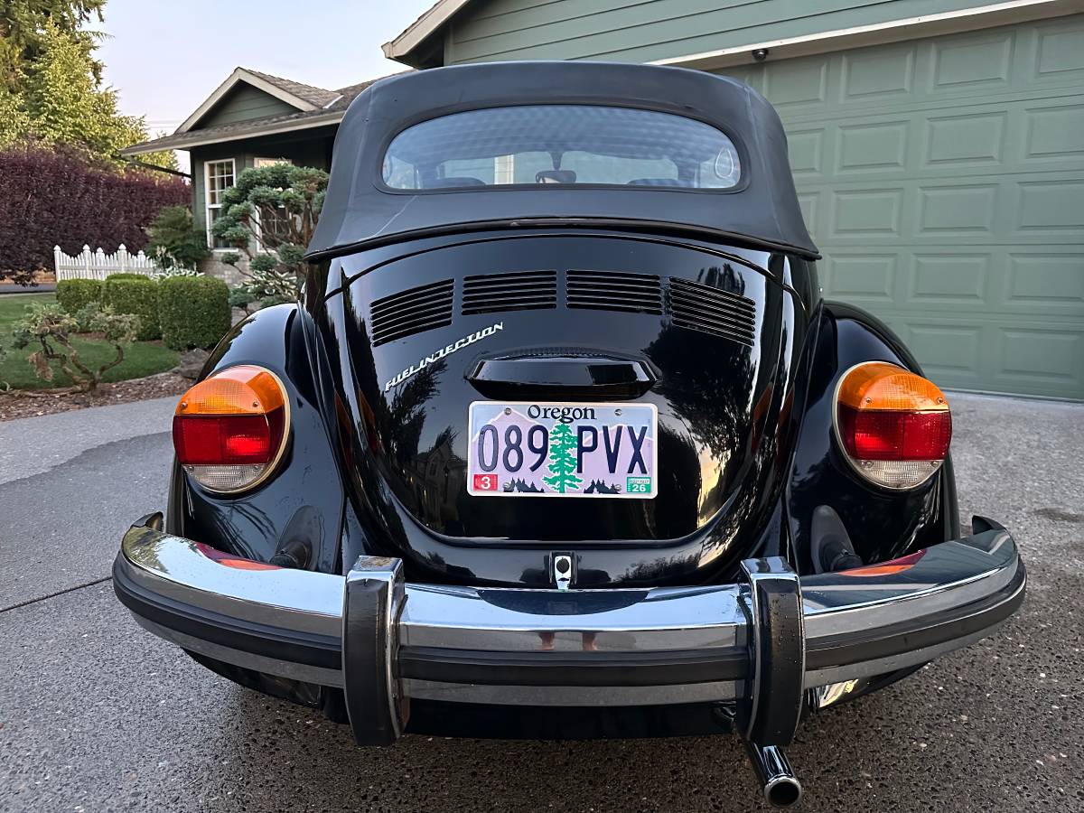 Volkswagen-super-beetle-convertible-1979-black-3