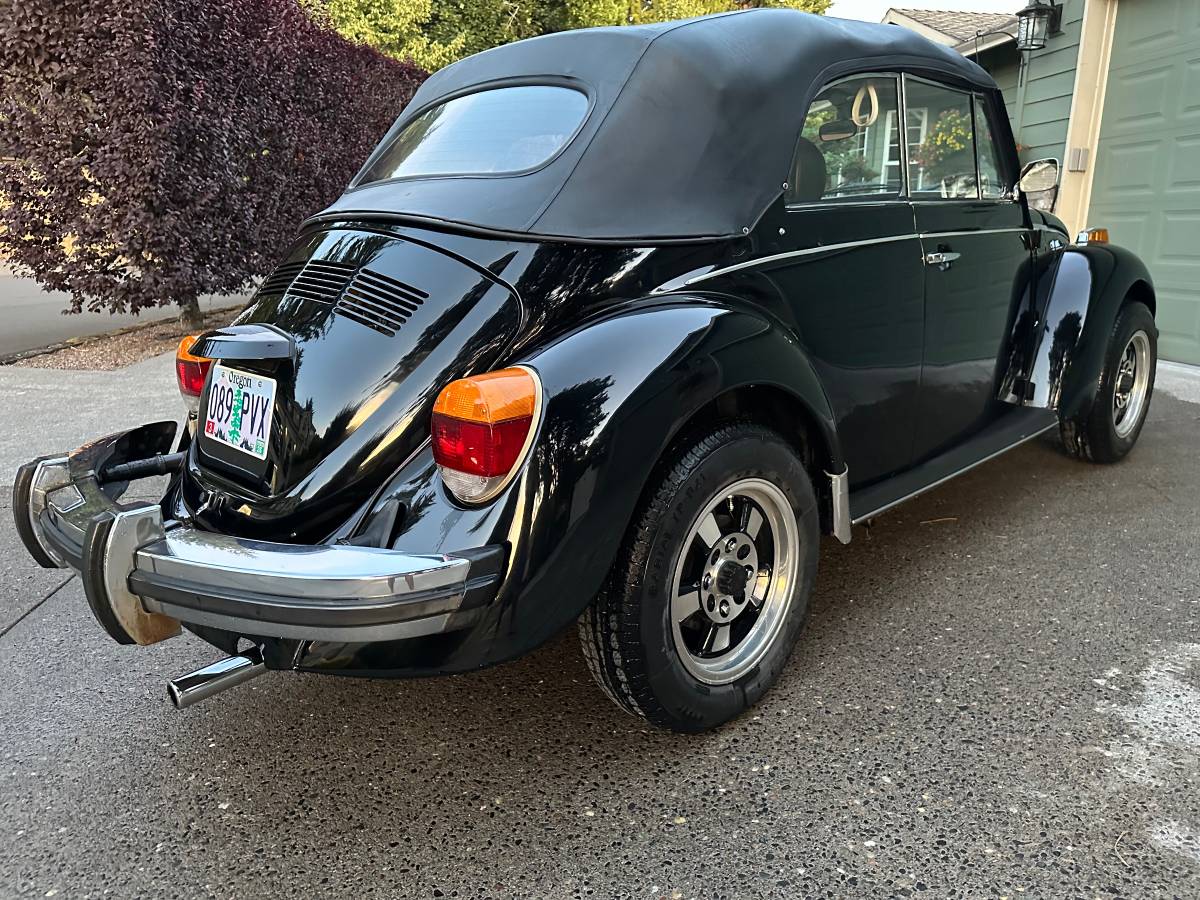 Volkswagen-super-beetle-convertible-1979-black-4