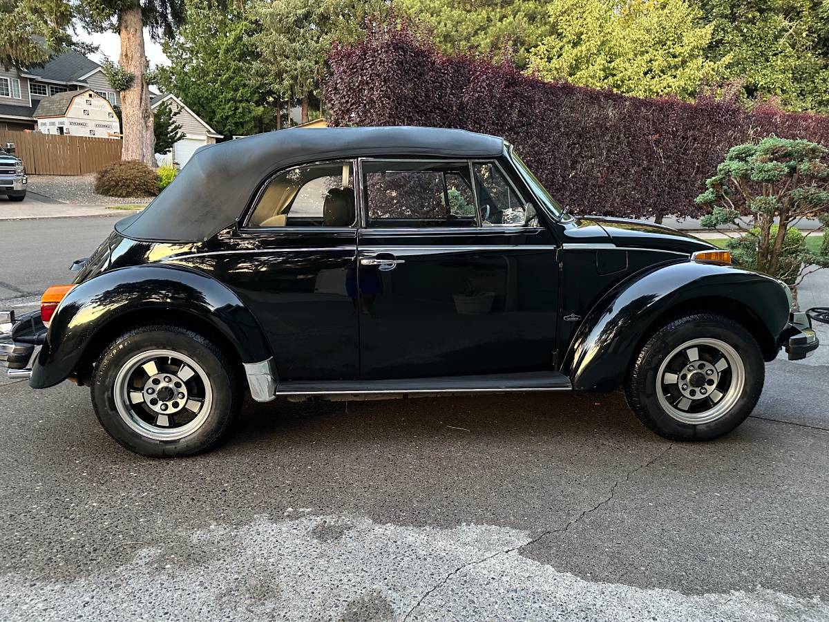 Volkswagen-super-beetle-convertible-1979-black-5