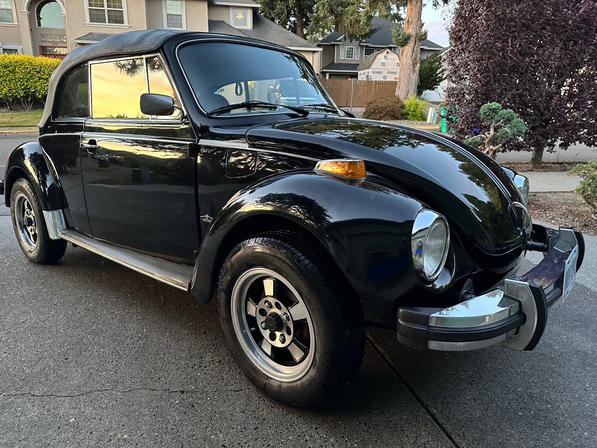 Volkswagen-super-beetle-convertible-1979-black-6