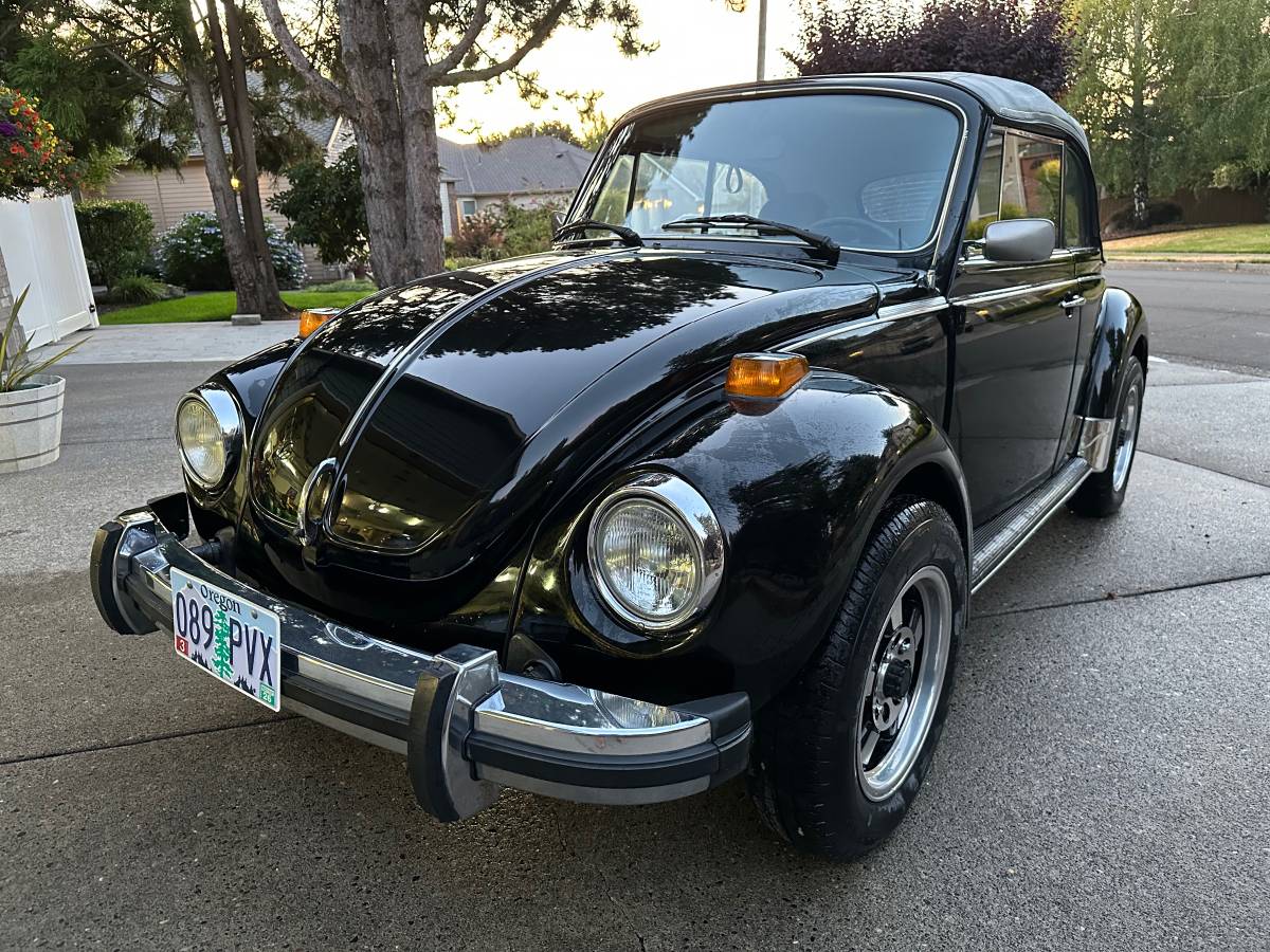 Volkswagen-super-beetle-convertible-1979-black