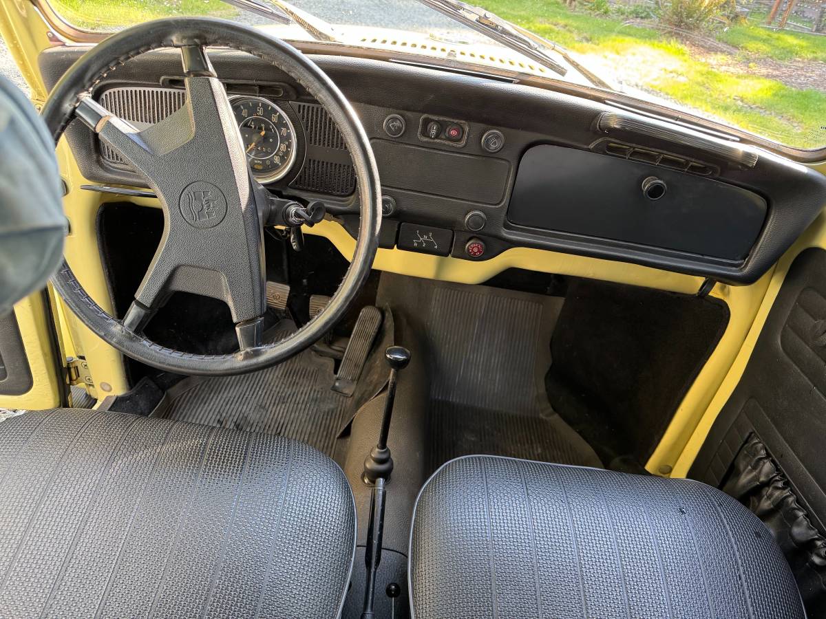 Volkswagen-super-beetle-vw-1971-yellow-5