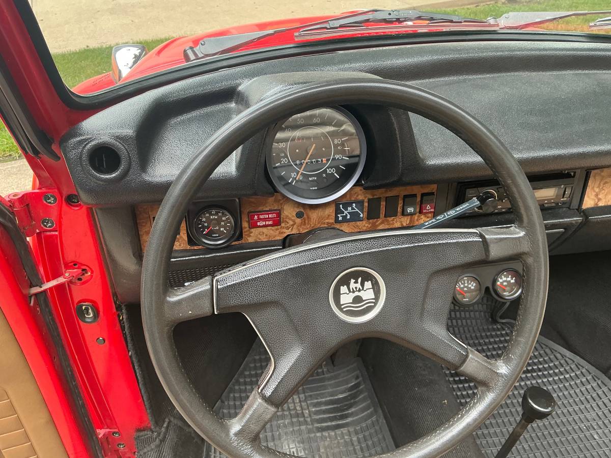 Volkswagen-super-beetle-vw-1979-11