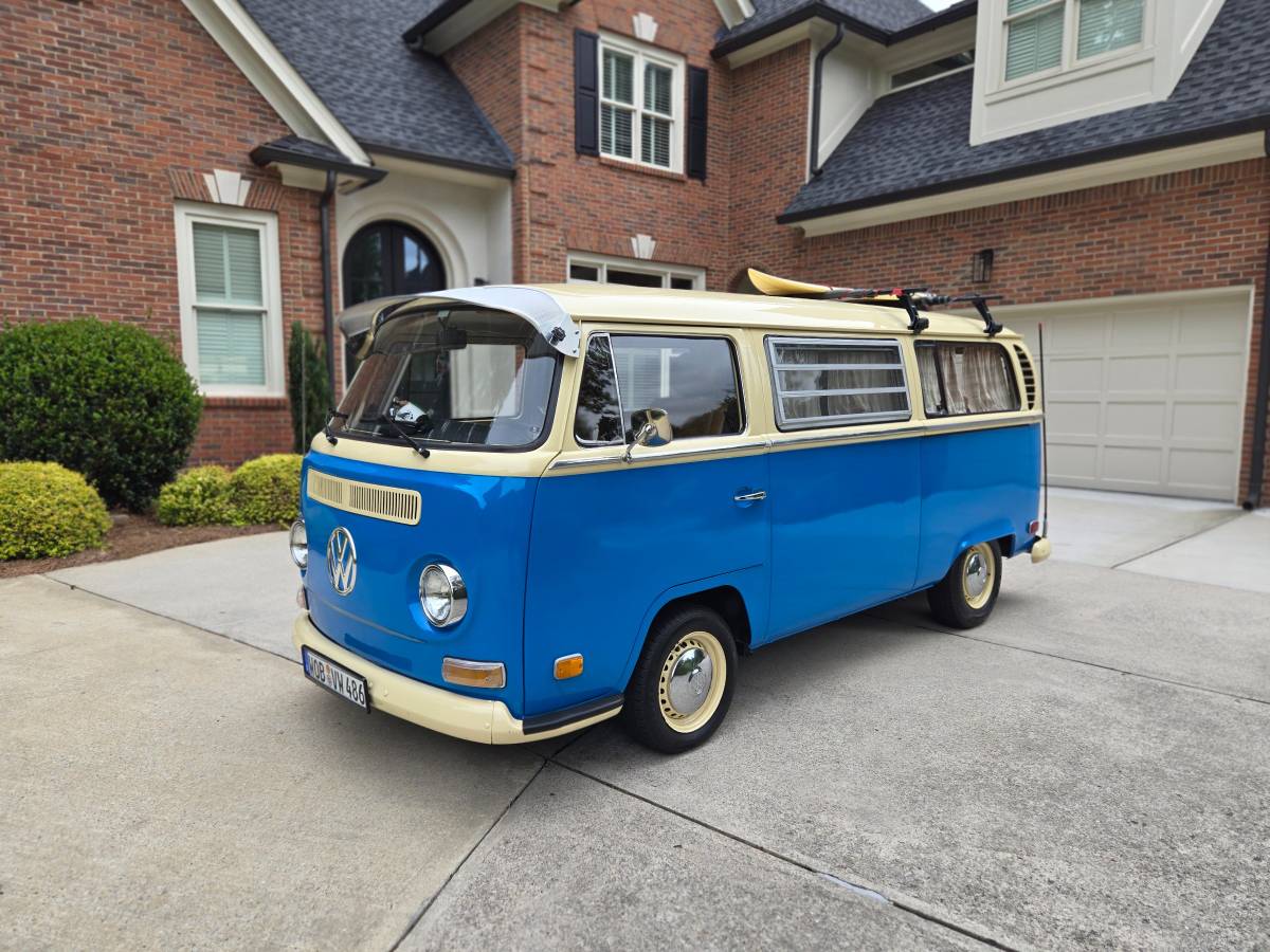 Volkswagen-t2-bus-1971-blue-1