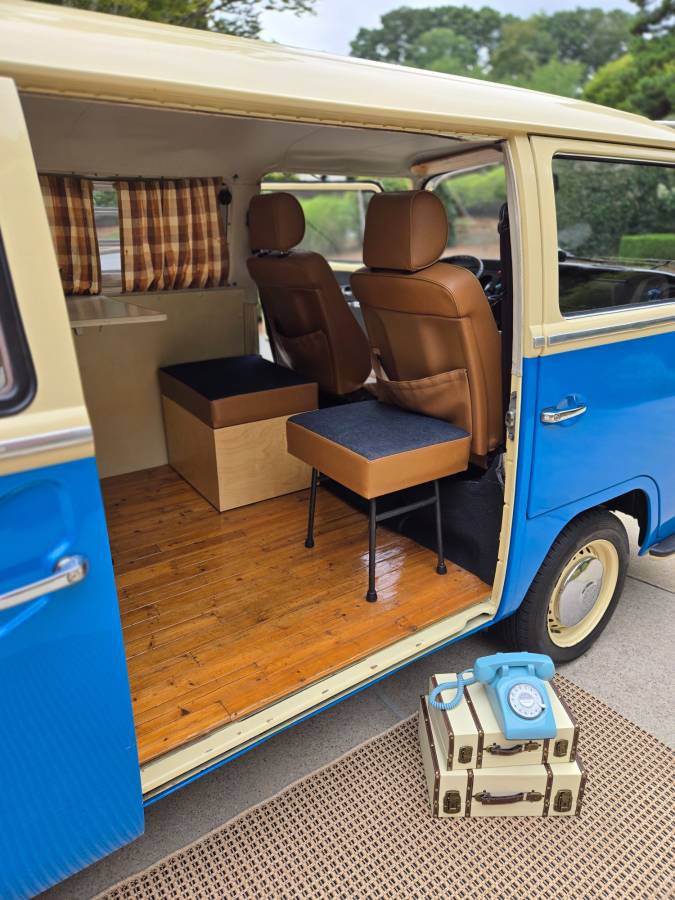 Volkswagen-t2-bus-1971-blue-14
