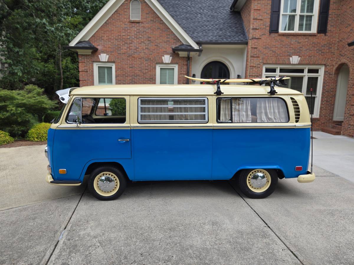 Volkswagen-t2-bus-1971-blue-16