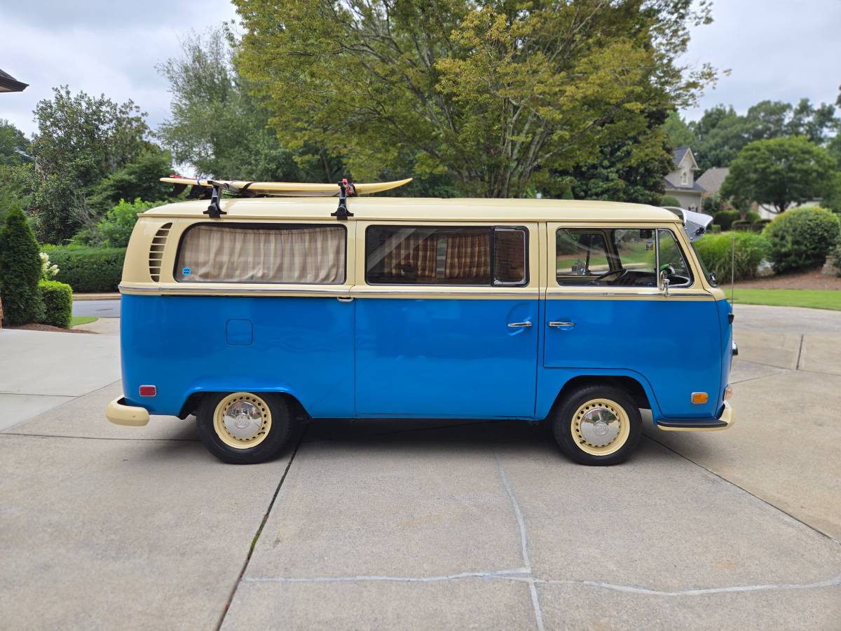 Volkswagen-t2-bus-1971-blue-5