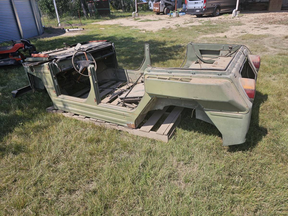 Volkswagen-thing-1974-green-1