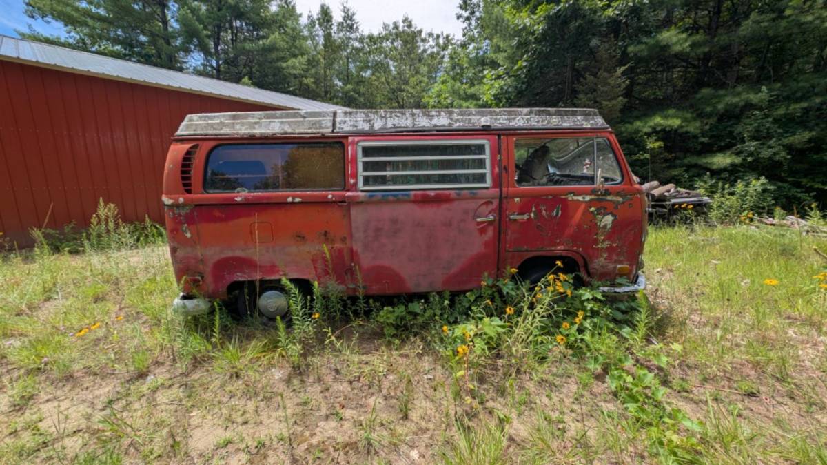Volkswagen-transporter-1971-red-1