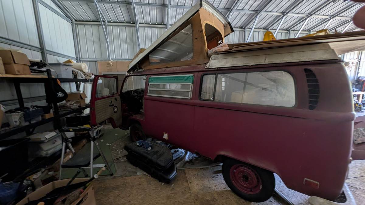 Volkswagen-transporter-1971-red-10