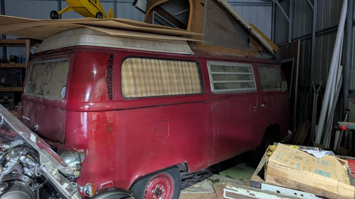 Volkswagen-transporter-1971-red-13
