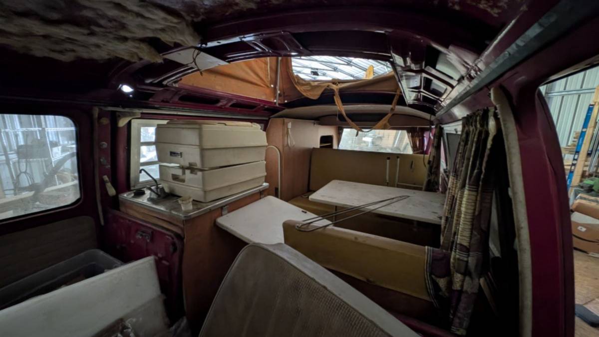 Volkswagen-transporter-1971-red-9