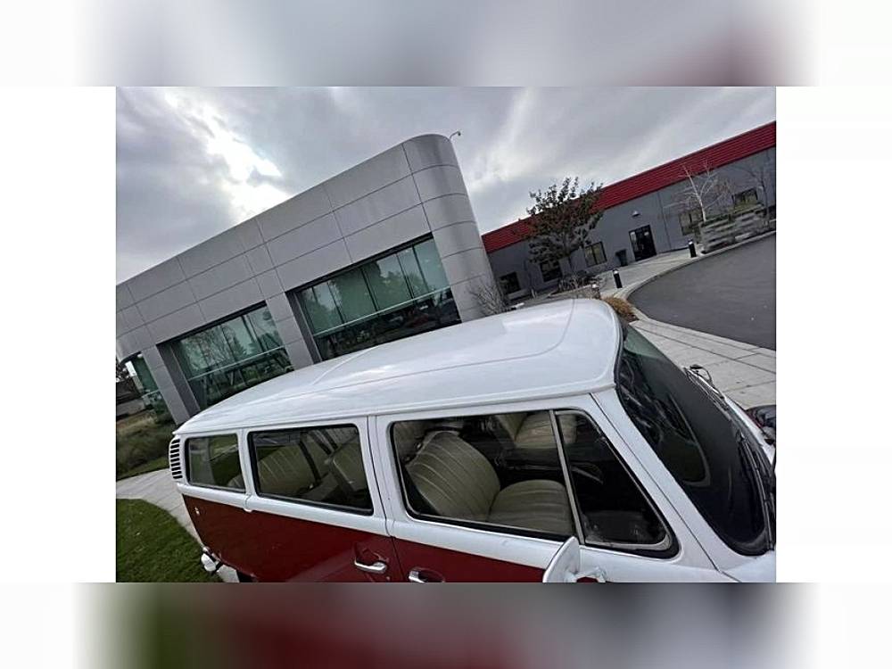 Volkswagen-transporter-1977-red-11